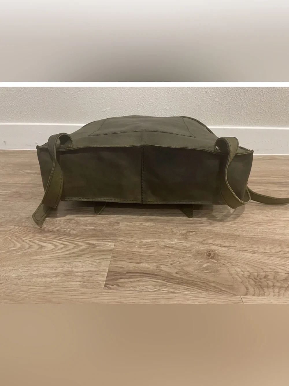 Raven+Lily Stylish Olive Green Men's leather Backpack with Front Pockets